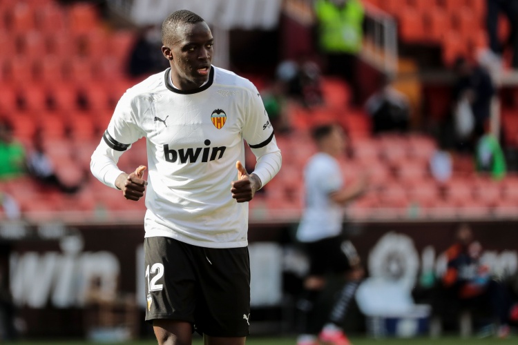 重傷歸來！瓦倫西亞官方：后衛(wèi)迪亞卡比在八個月后恢復(fù)了有球訓(xùn)練