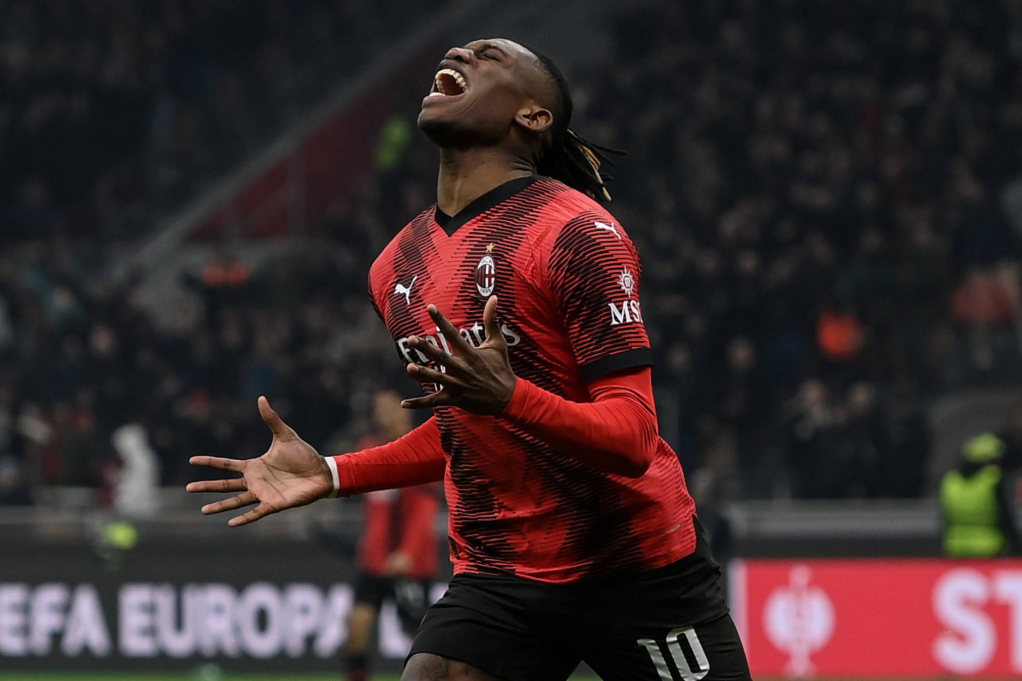 隆戈:萊奧和普利西奇都正常參加了米蘭訓(xùn)練,可以出戰(zhàn)恩波利