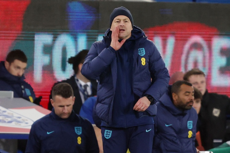 卡斯利:瓊斯不管進(jìn)不進(jìn)球踢得都很好 這支球隊(duì)并不缺乏經(jīng)驗(yàn)